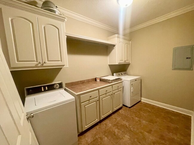 Building Photo - 3/2 Home for Rent in Brandon School District