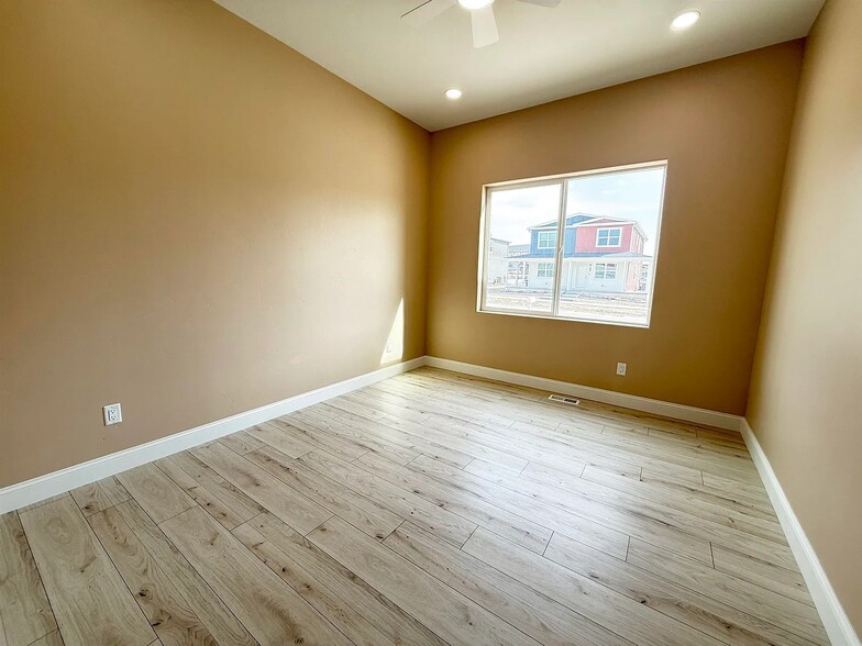 Building Photo - 3107 W Laux Dr