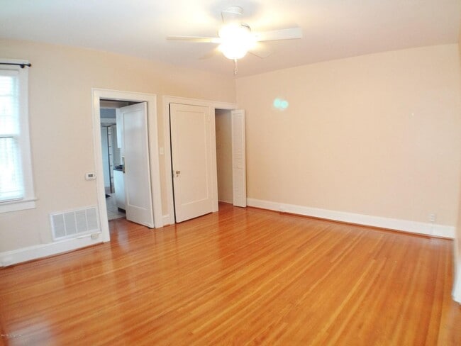 Building Photo - Beautiful 1BR condo in the Highlands- unit cannot be viewed until 5/28/2026