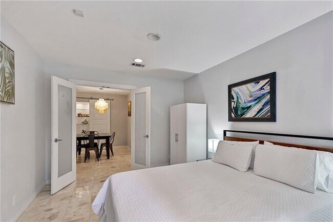 Building Photo - 900 Mallery St