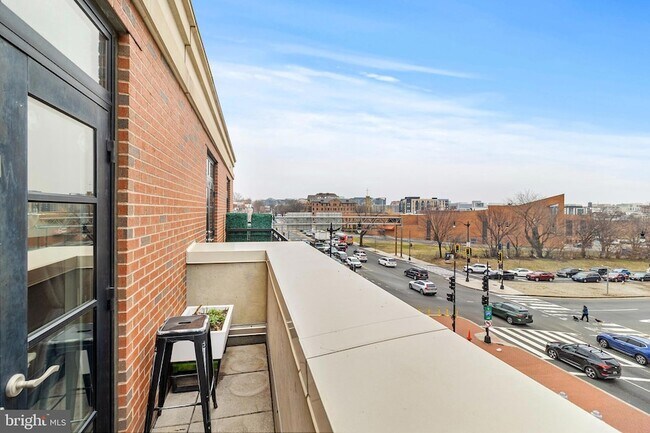 Building Photo - 437 New York Ave NW
