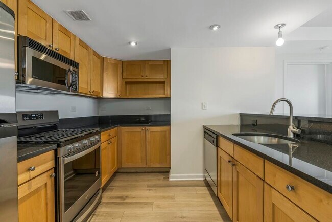 Building Photo - 759 2nd St