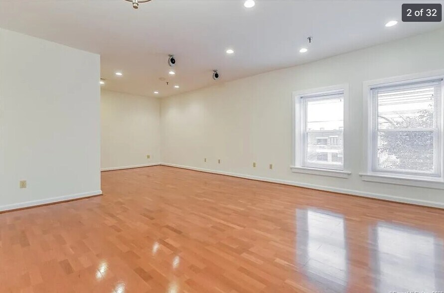 Building Photo - 126 Washington St