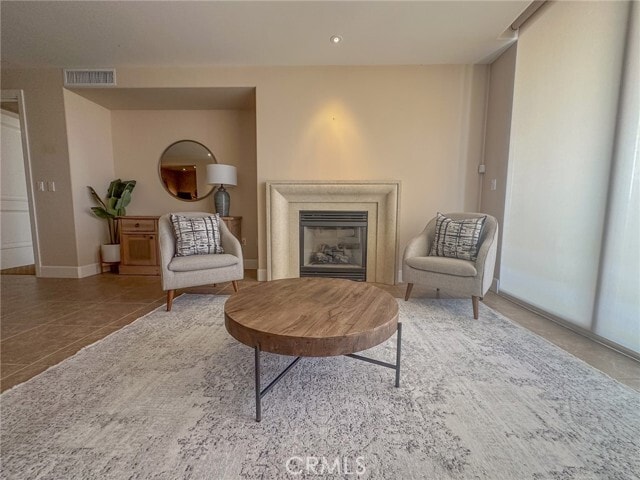 Building Photo - 5068 Scholarship