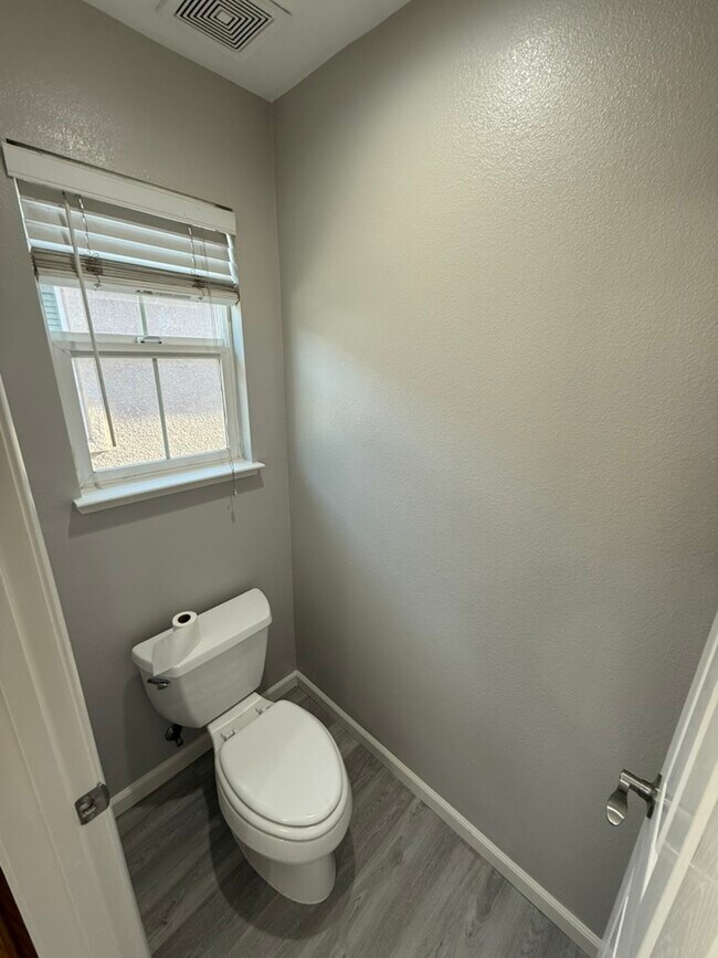 Building Photo - 94 Venus Court