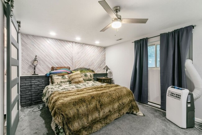 Building Photo - Charming 3 Bedroom, 2 Bathroom Home in Windsor!