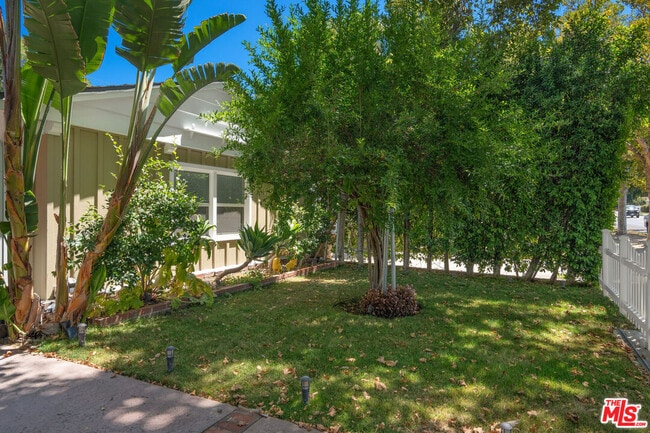 Building Photo - 5146 Topanga Canyon Blvd