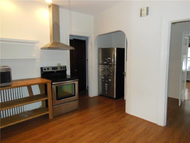 Building Photo - 369 Westminster Rd