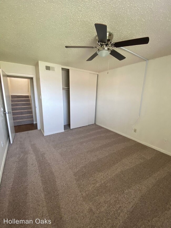 Building Photo - 1501 Holleman Dr