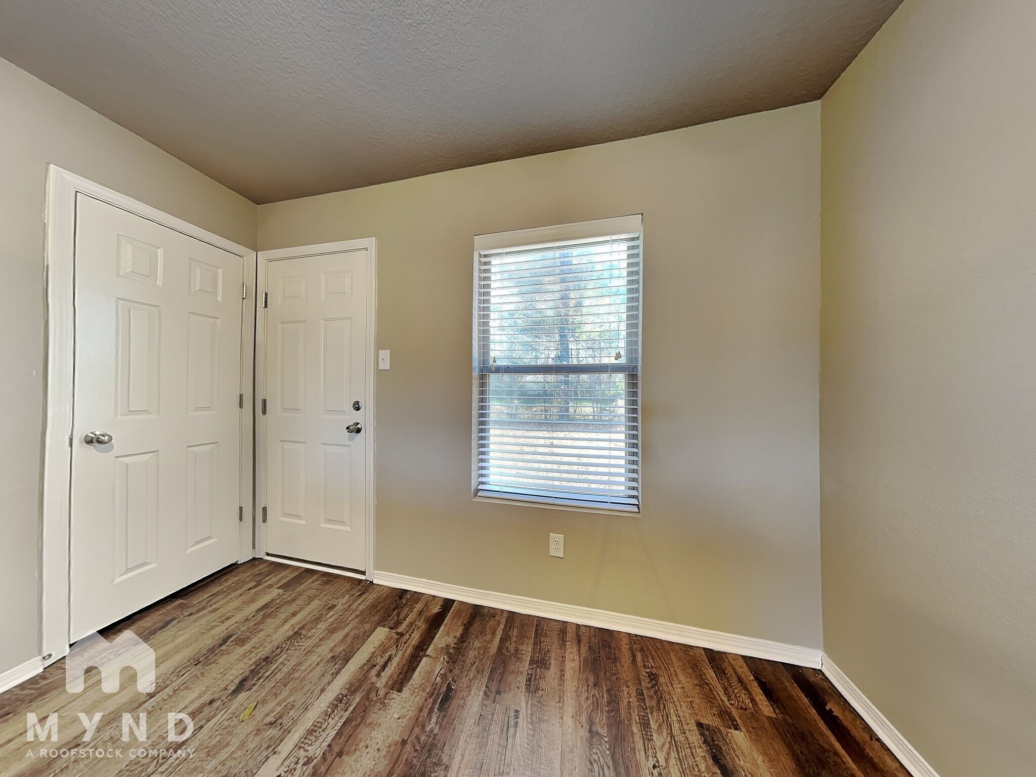 Building Photo - 407 Westwood Dr