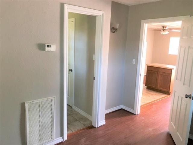 Building Photo - 211 Skyway Dr