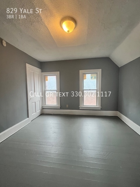 Building Photo - Three bedroom for rent - Akron OH