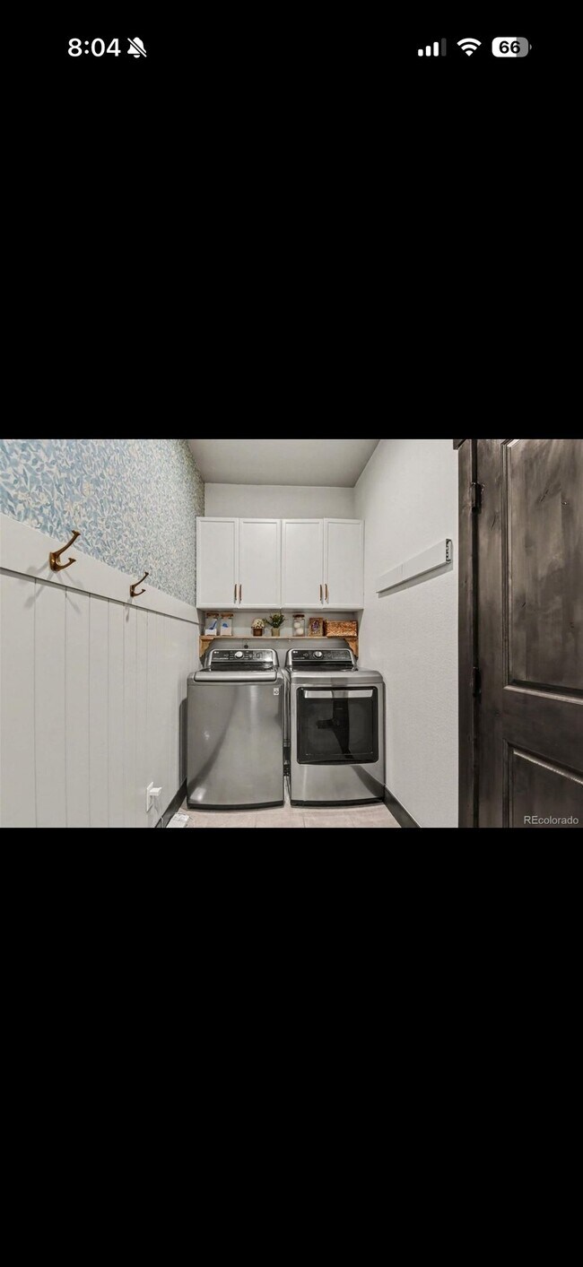 Building Photo - 1833 Castle Hill Dr