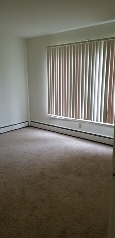 Building Photo - 412 Bancroft Ct