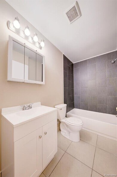 Building Photo - 217 Glenmoor St