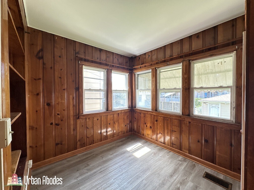 Building Photo - 3530 N Elston Ave