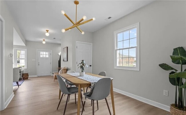 Building Photo - Newly Renovated 4 Bedroom, 2 Full Bath Home, Available Immediately!