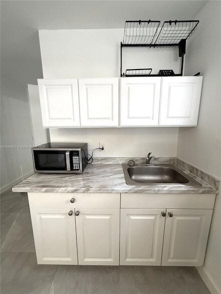 Building Photo - 624 Westward Dr