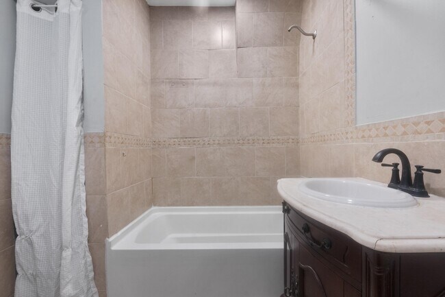 Building Photo - 271 Cator Ave