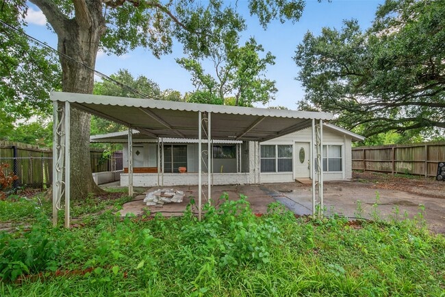 Building Photo - 3438 5th St