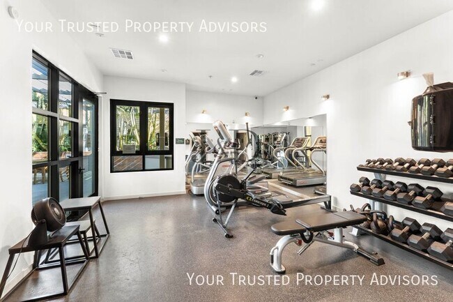 Building Photo - 889 Date St