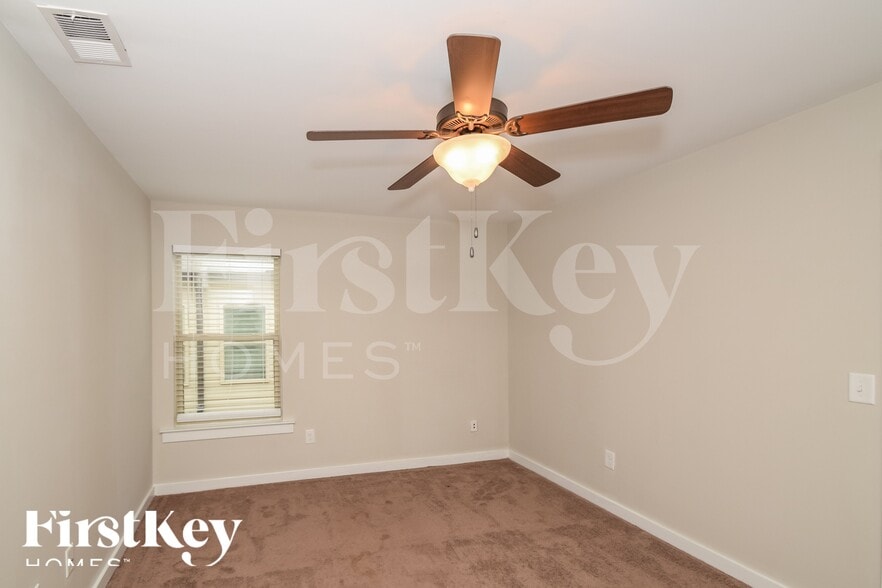 Building Photo - 155 Deer Creek Dr