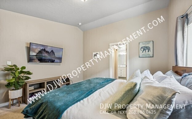 Building Photo - 7528 W Itasco Dr