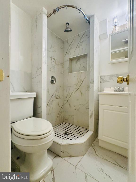 Building Photo - 4118 Buena Vista Ave