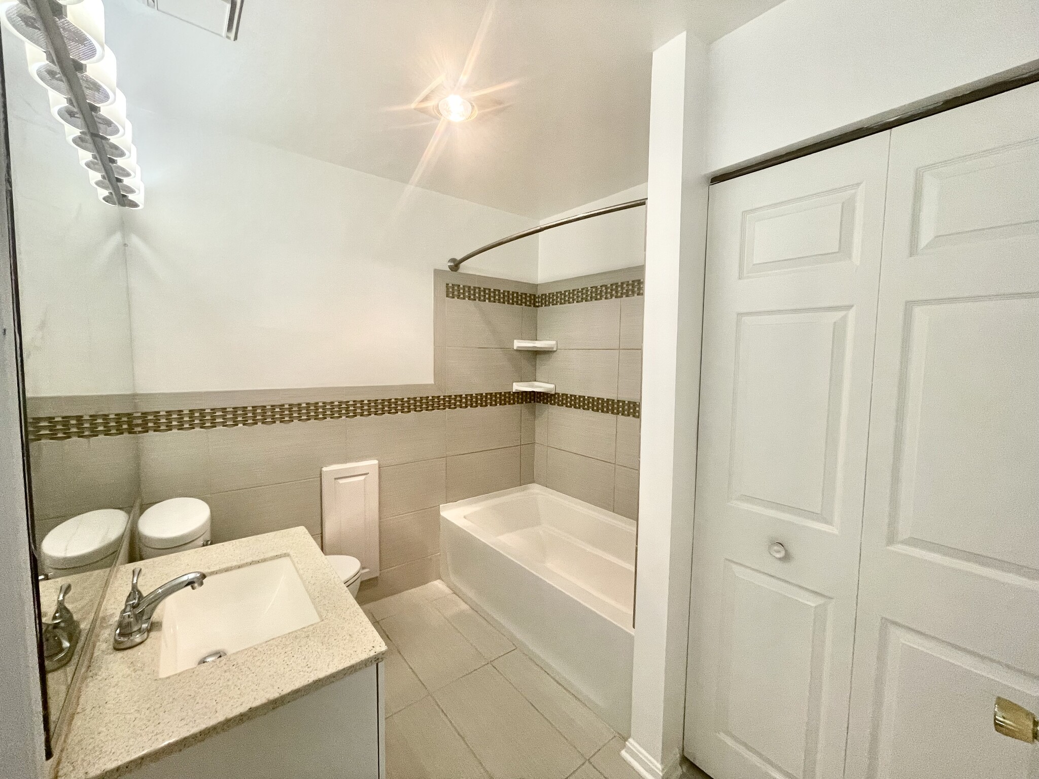Master Bath - 2010 Alice Ave