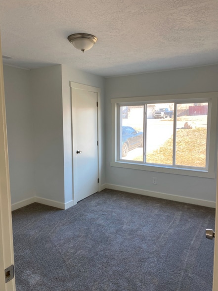 Building Photo - 5239 S 2700 W