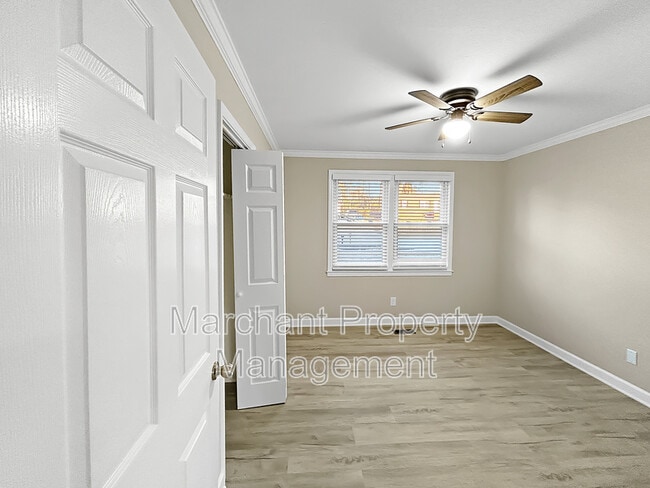 Building Photo - 105 Sexton St