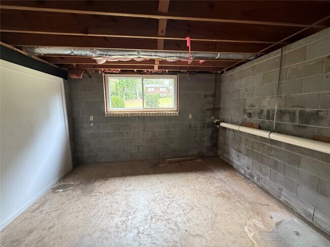Building Photo - 1106 Lincoln Dr