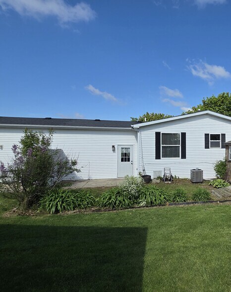 Building Photo - 649 Bluebird Cir
