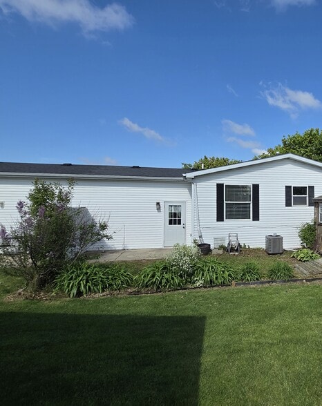Building Photo - 649A Blue Bird Cir Unit 649A