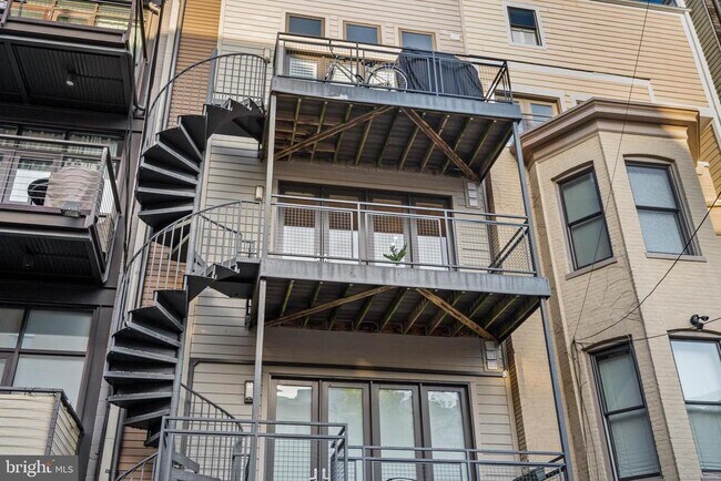 Building Photo - 1224 11th St NW