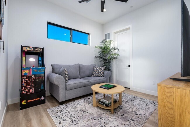 Building Photo - 66801 Verbena Dr