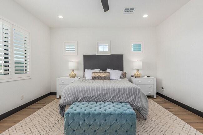 Building Photo - Luxury at Vistal
