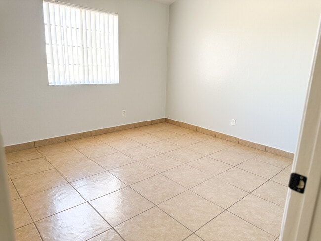 Building Photo - $1,400/mo