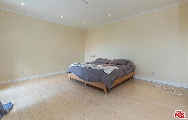 Building Photo - 23639 Clover Trail