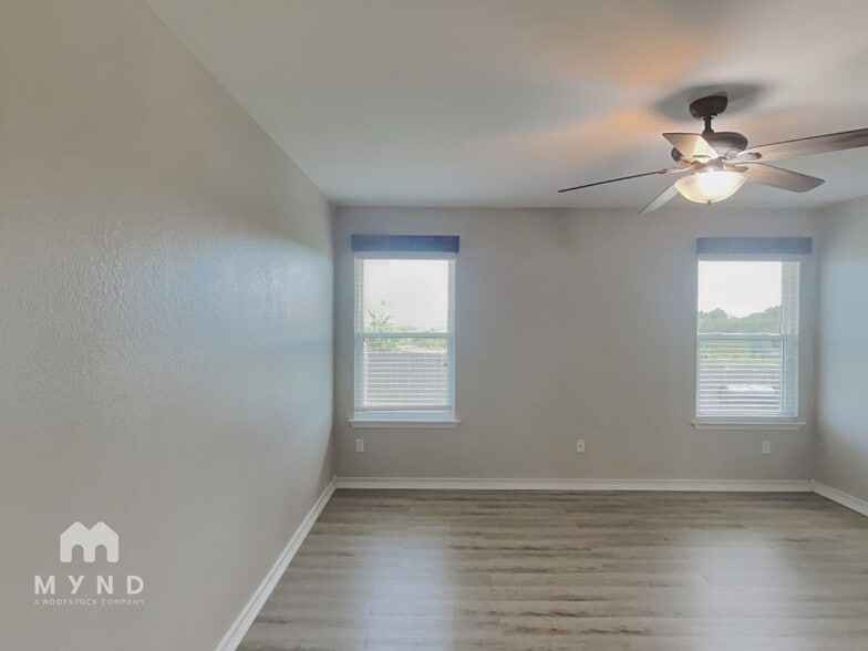 Building Photo - 286 Nandina Dr