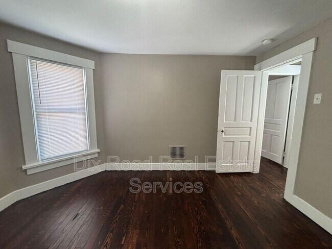 Building Photo - 67 S McGee St