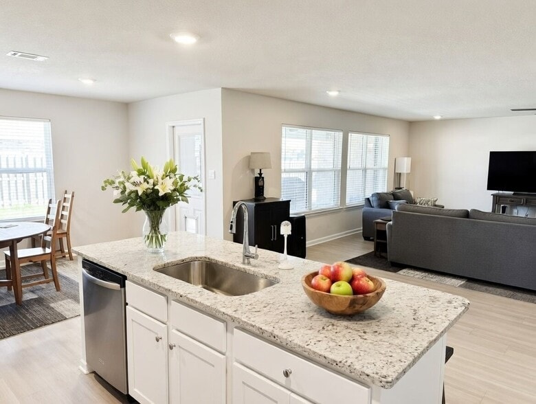 Building Photo - 15340 Leighwood Ln