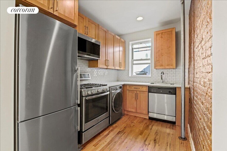 Primary Photo - 3157 Broadway