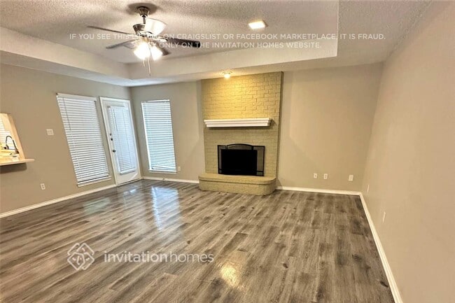 Building Photo - 4510 Lone Oak Dr