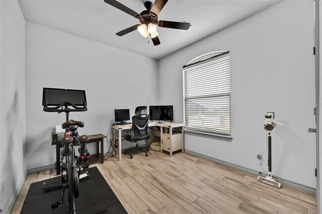 Building Photo - 12422 NE Stone Ridge Ln