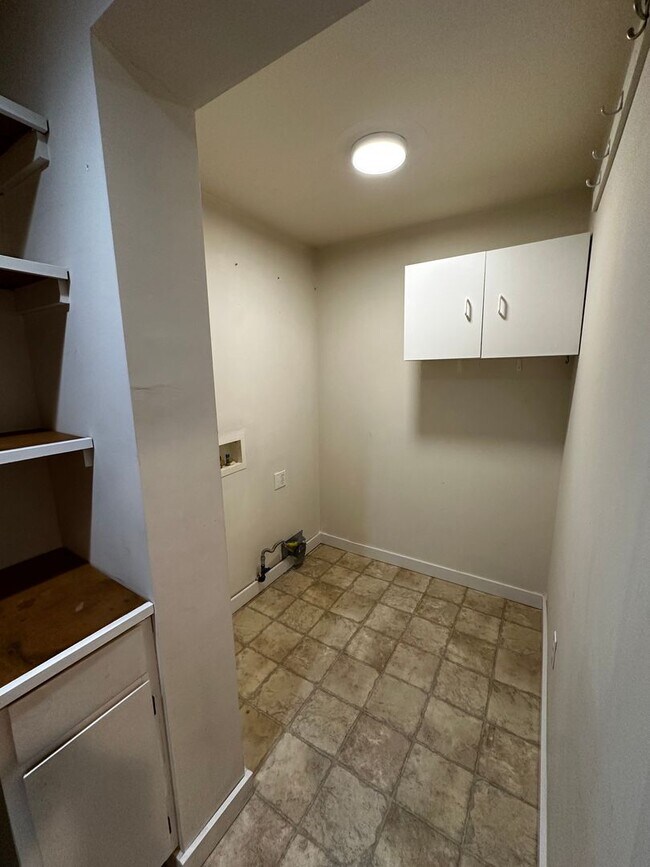 Building Photo - 4 Bed, 3 Bath Home in Hailey, Idaho with Beautiful Mountain Views