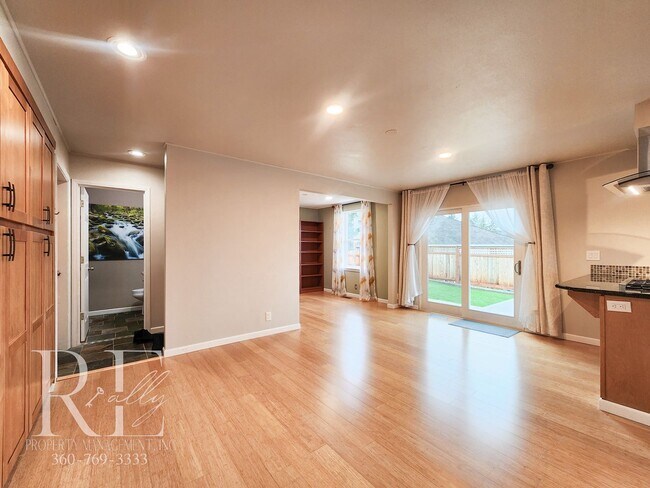 Building Photo - Modern Elegance Meets Tranquil Lakeside Living On Osprey Circle