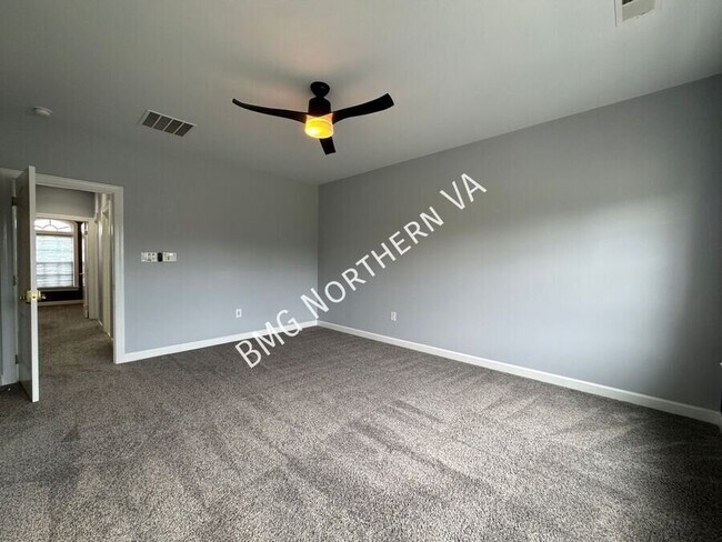 Building Photo - 10673 General Kirkland Dr