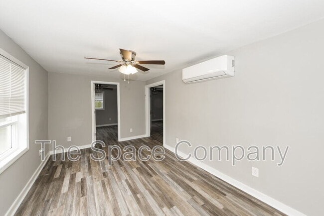 Building Photo - 209 Testament Ln