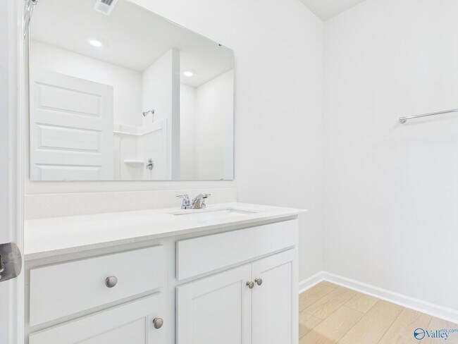 Building Photo - 15395 GRAYSON CIR